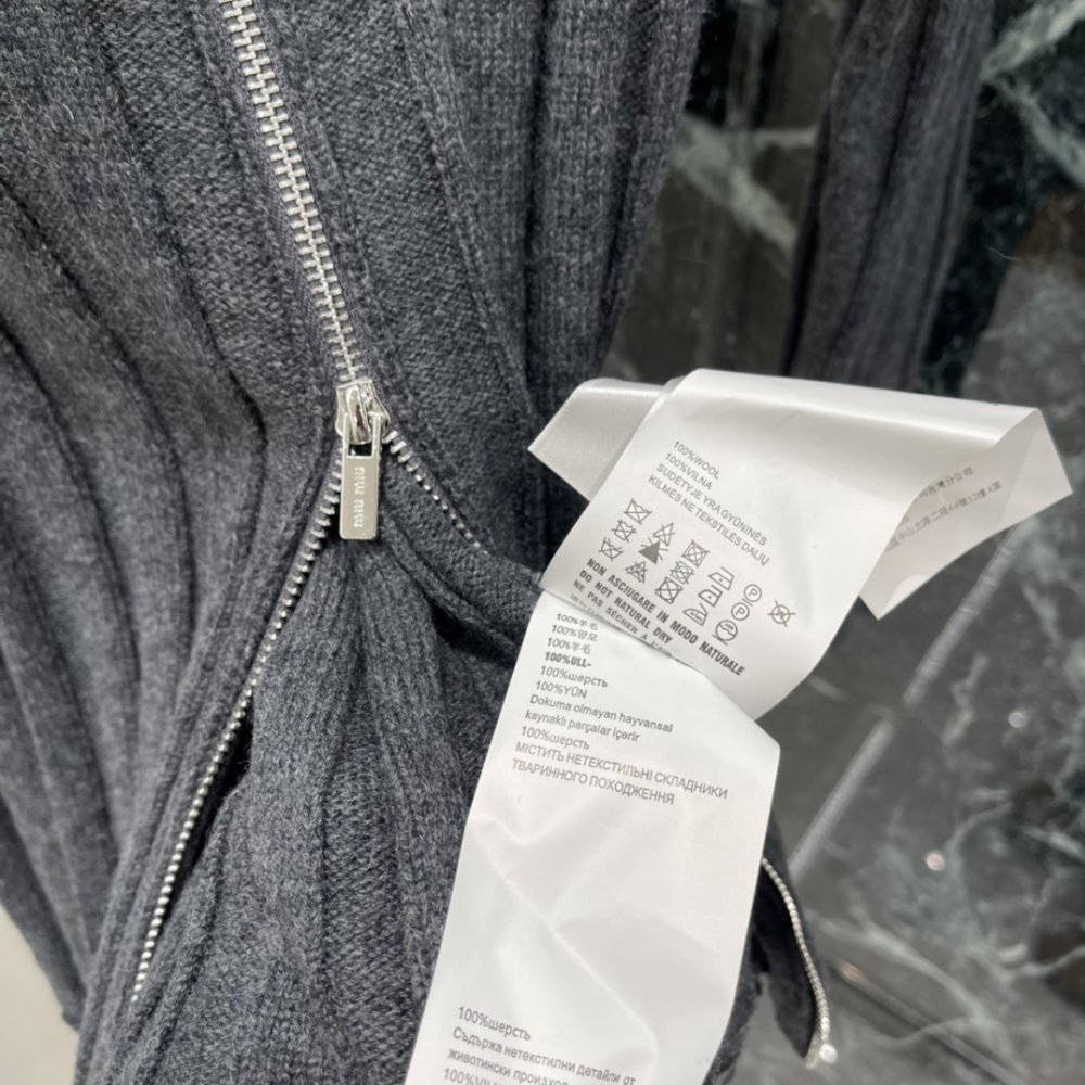 Knitted cardigan фото 8