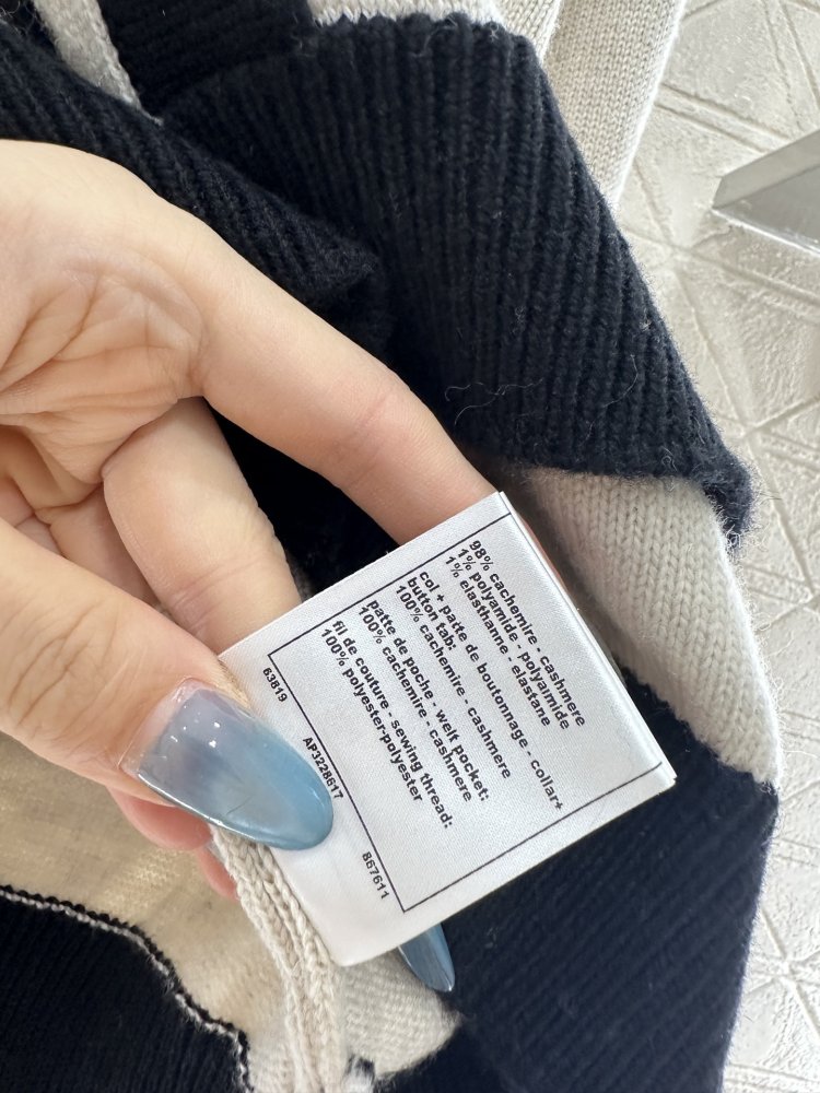 Knitted cardigan фото 9