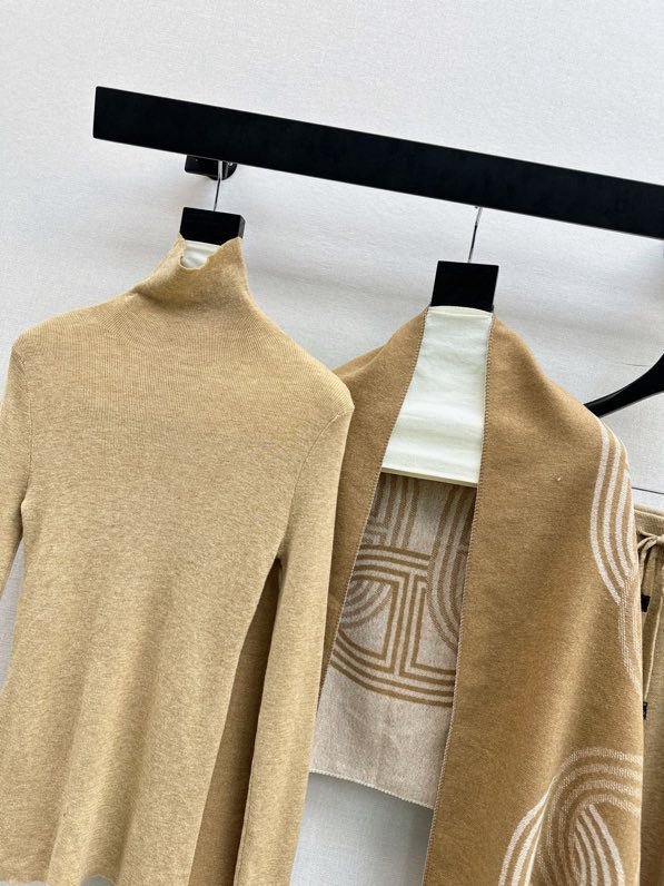 Knitted costume troika фото 3