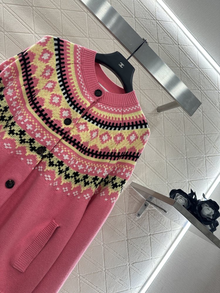 Вязаный крючком кардиган с круглым вырезом фото 4