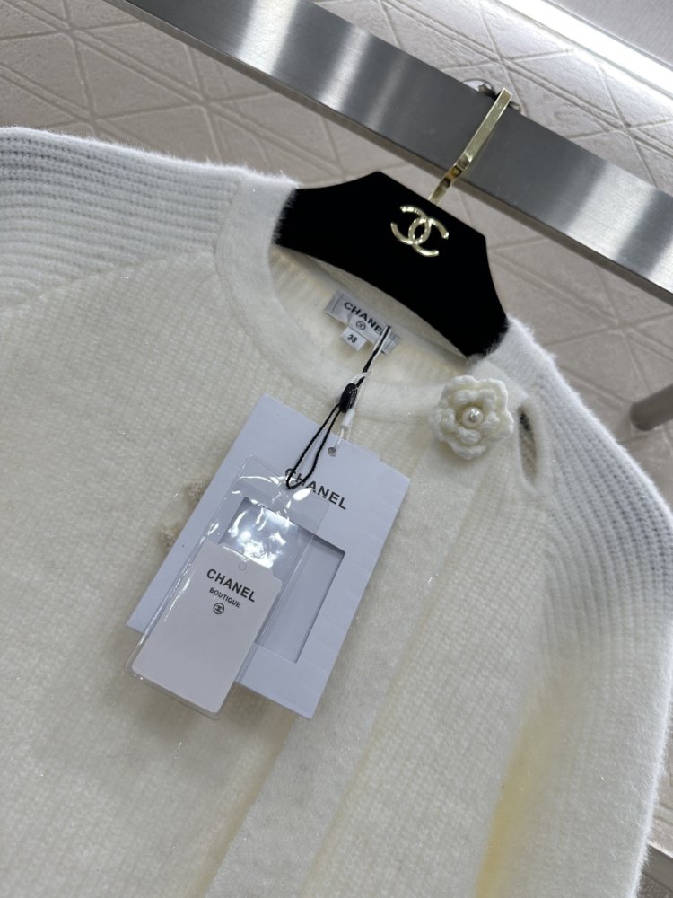 Knitted pullover from round Neck фото 4