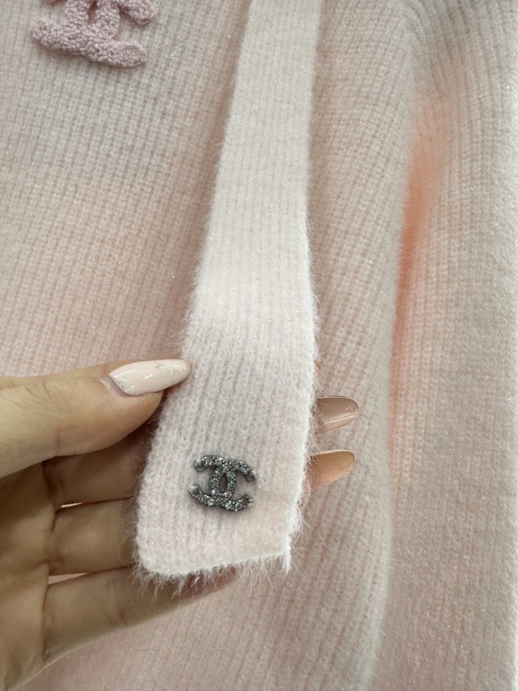 Knitted pullover from round Neck фото 8