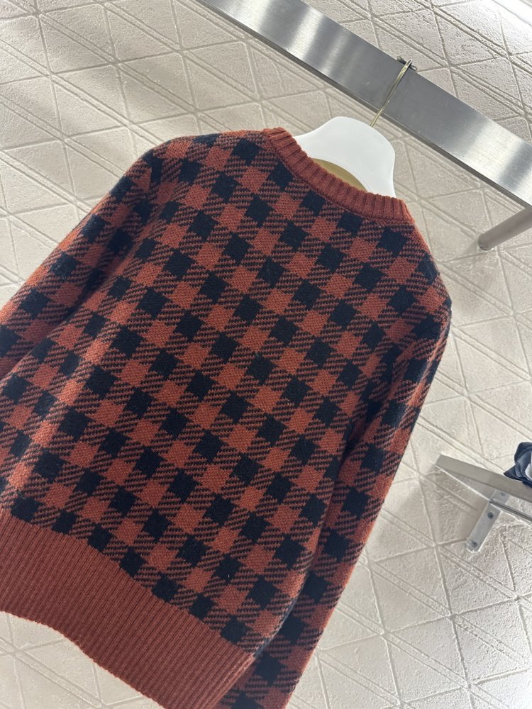 В'язаний пуловер фото 4