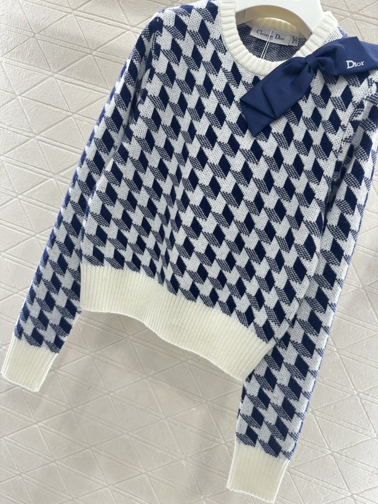 В'язаний пуловер фото 5