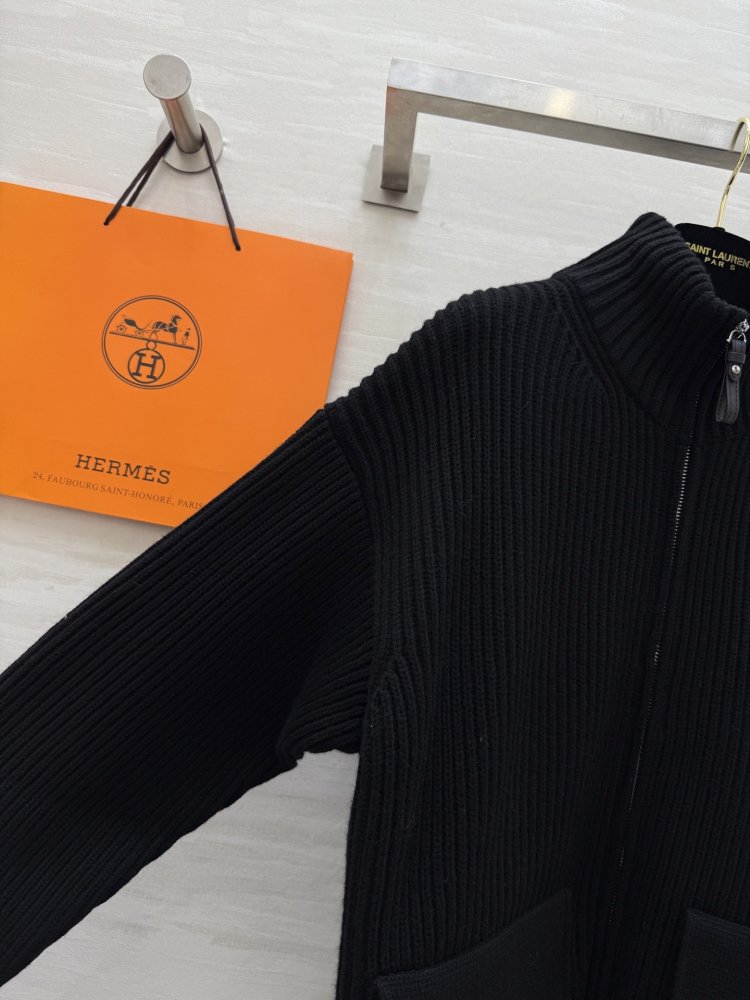 Вязаный шерстяной свитер женский фото 4