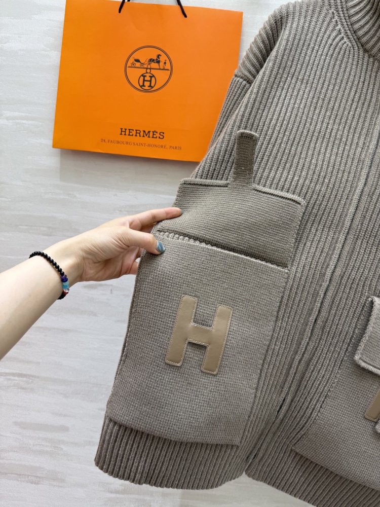 Вязаный шерстяной свитер женский фото 8