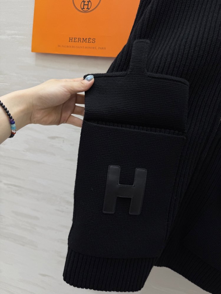 Вязаный шерстяной свитер женский фото 9