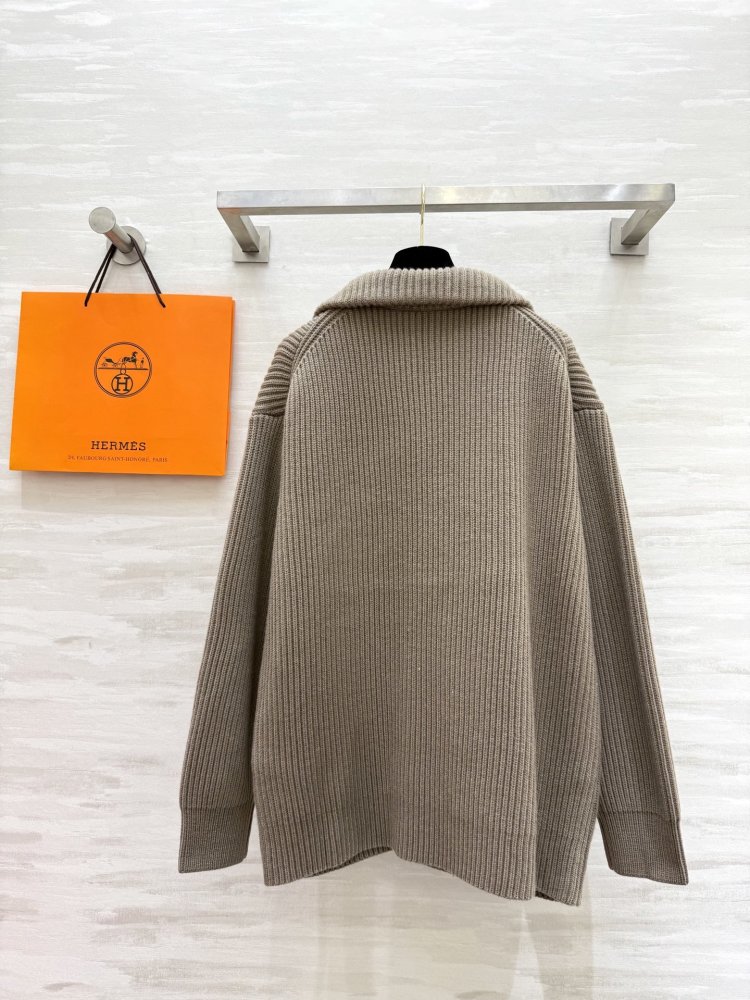 Вязаный шерстяной свитер женский фото 9