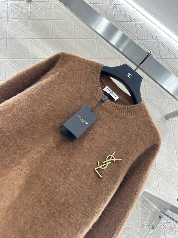 Knitted pullover from brooch фото 3