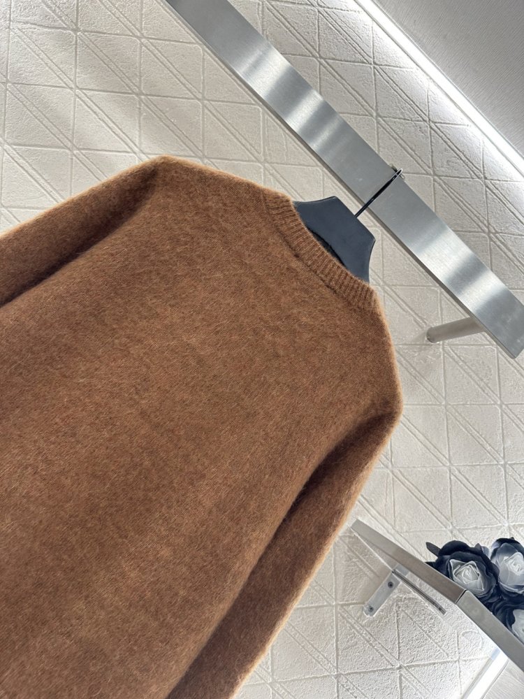 Knitted pullover from brooch фото 4