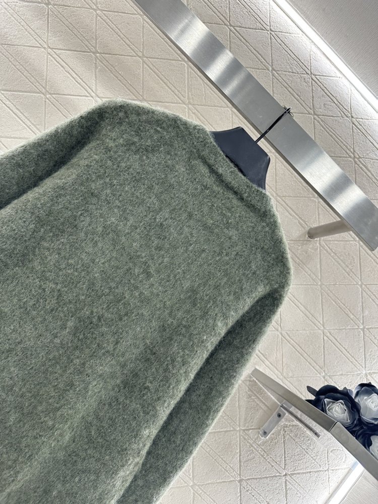 Knitted pullover from brooch фото 4