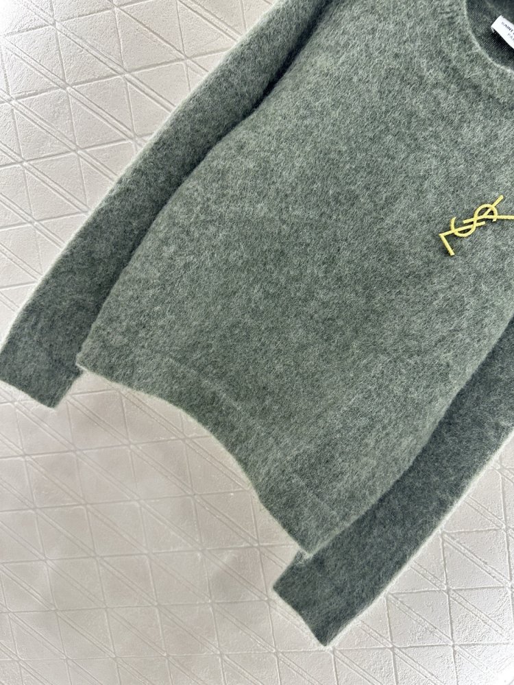 Knitted pullover from brooch фото 5