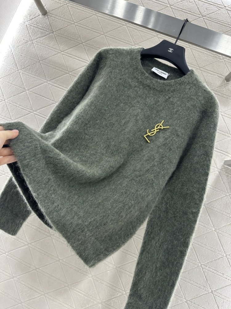 Knitted pullover from brooch фото 6