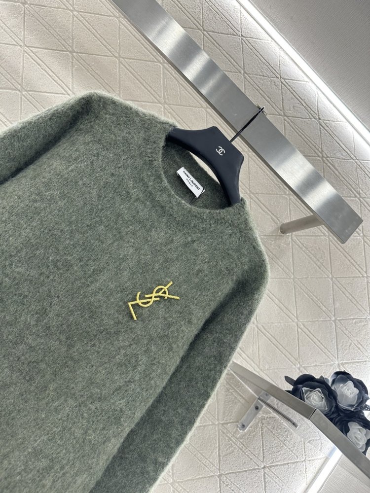 Knitted pullover from brooch фото 7