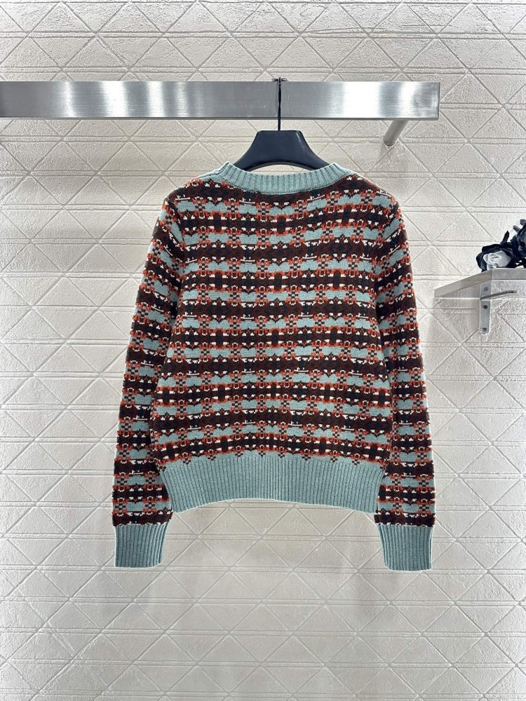 Вязаный свитер с круглым вырезом фото 2