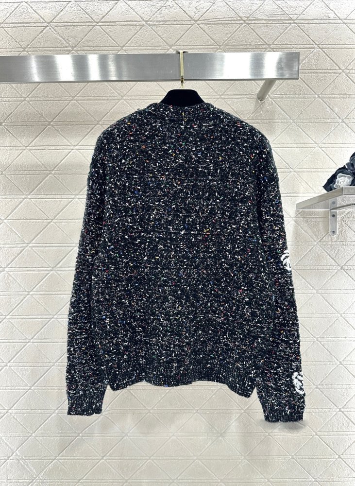 В'язаний светр з круглим вирізом фото 2