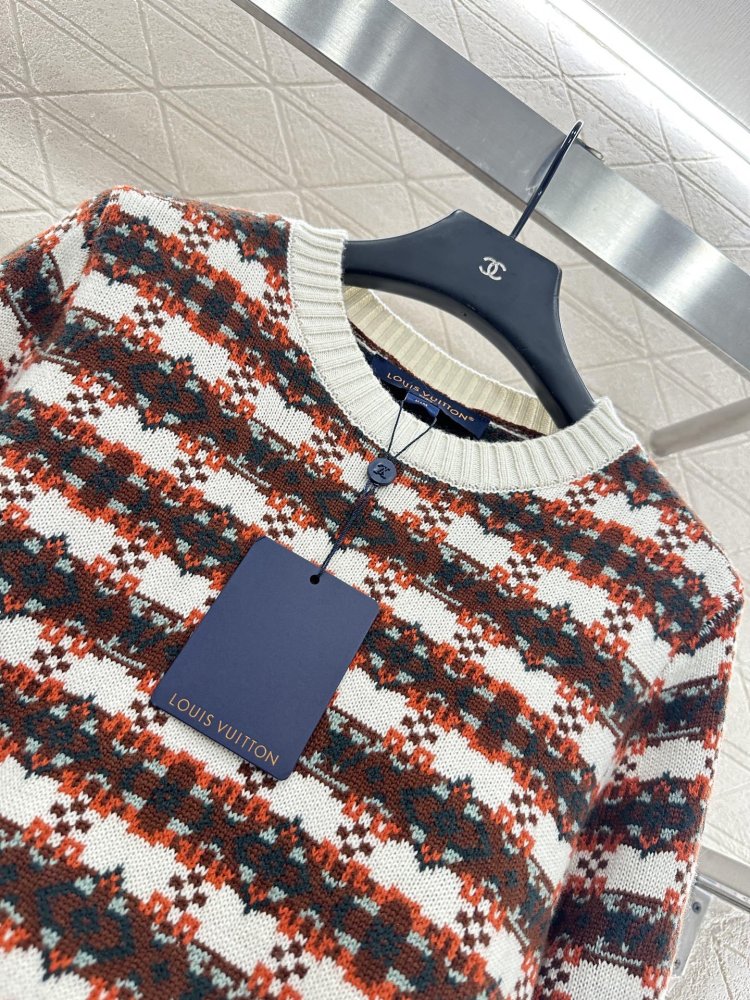 Вязаный свитер с круглым вырезом фото 3