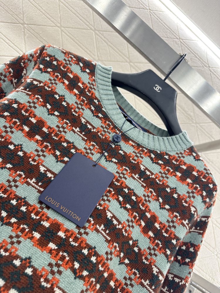 Вязаный свитер с круглым вырезом фото 3