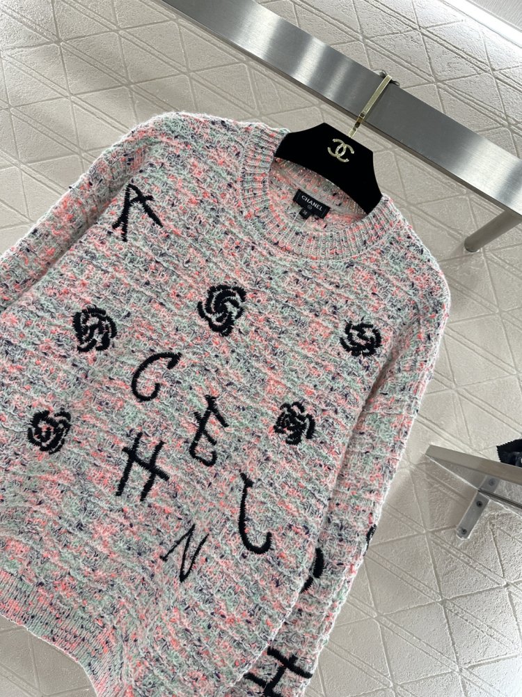 В'язаний светр з круглим вирізом фото 3