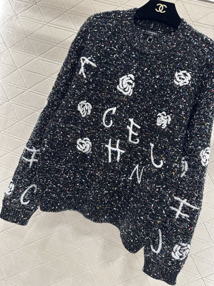 В'язаний светр з круглим вирізом фото 5