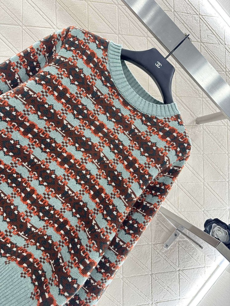 Вязаный свитер с круглым вырезом фото 6