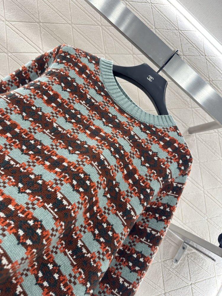 Вязаный свитер с круглым вырезом фото 7