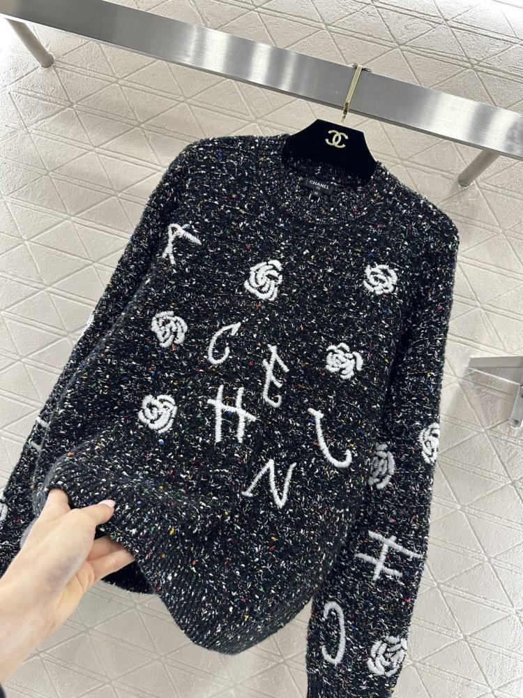 В'язаний светр з круглим вирізом фото 7