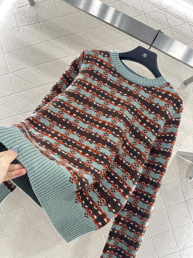 Вязаный свитер с круглым вырезом фото 8