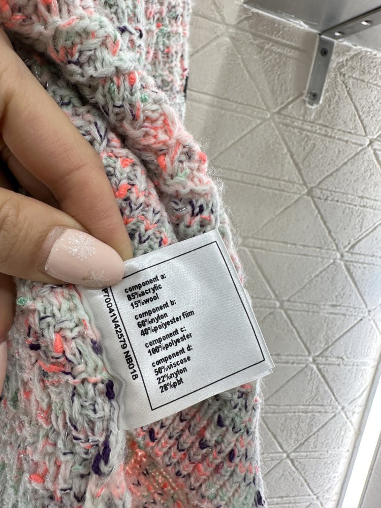 В'язаний светр з круглим вирізом фото 9