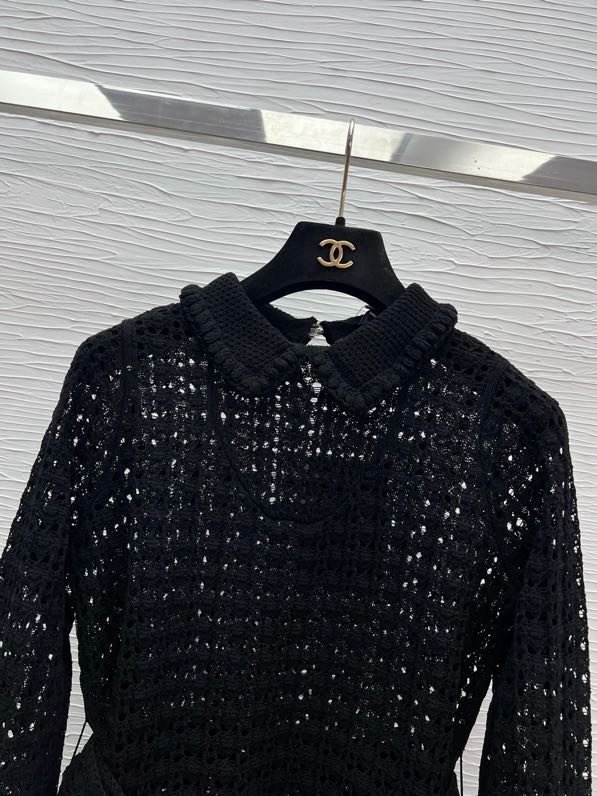 В'язаний светр з поясом фото 4