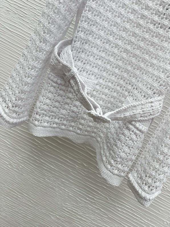 В'язаний светр з поясом фото 5