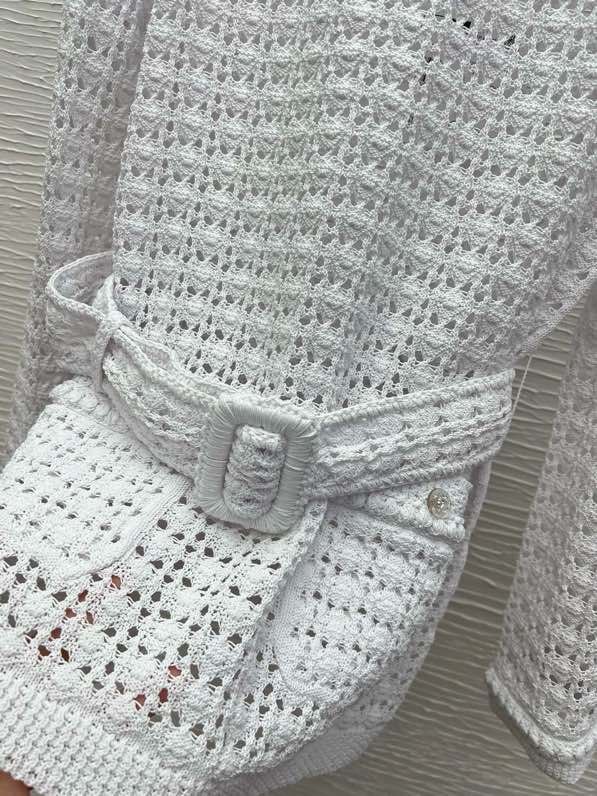 В'язаний светр з поясом фото 6