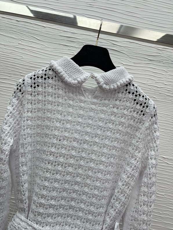 В'язаний светр з поясом фото 9