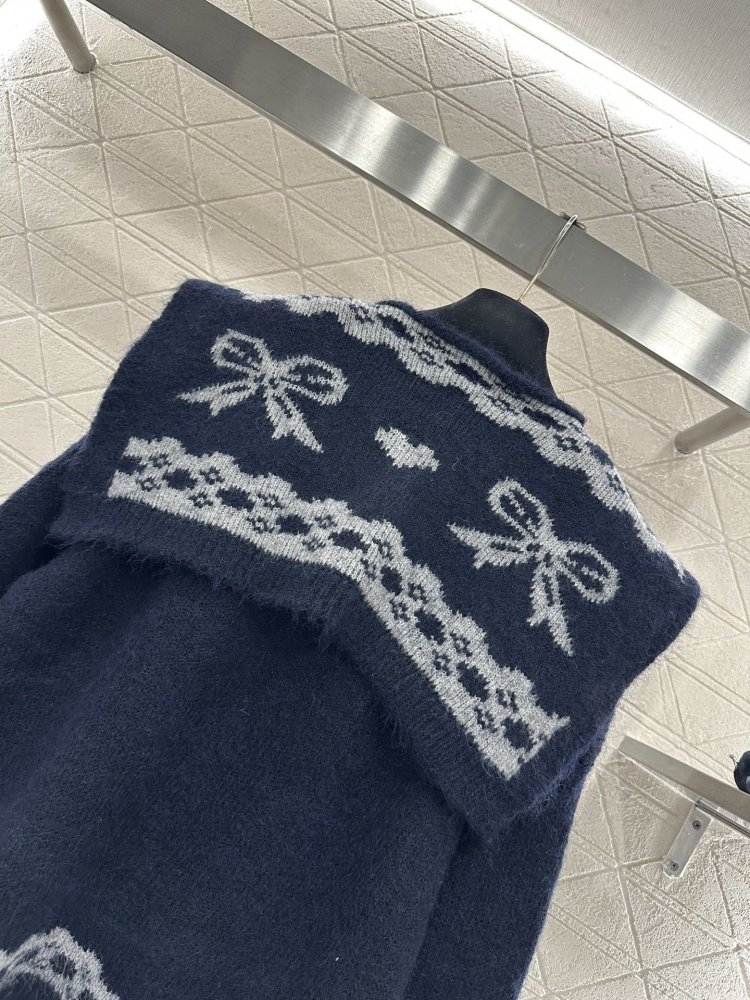 Knitted pullover from scarf фото 7