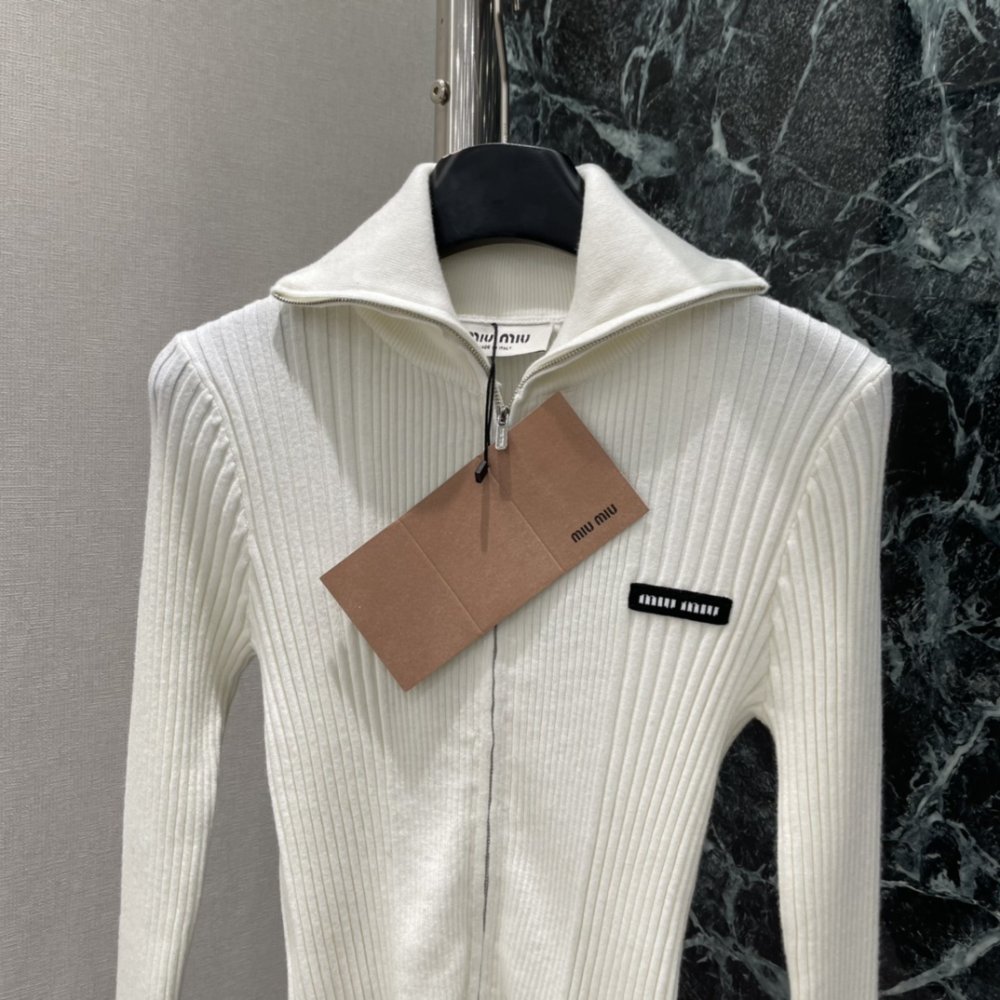 Knitted pullover from collar and clasp lightning фото 6