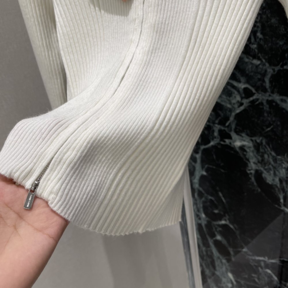 Knitted pullover from collar and clasp lightning фото 8