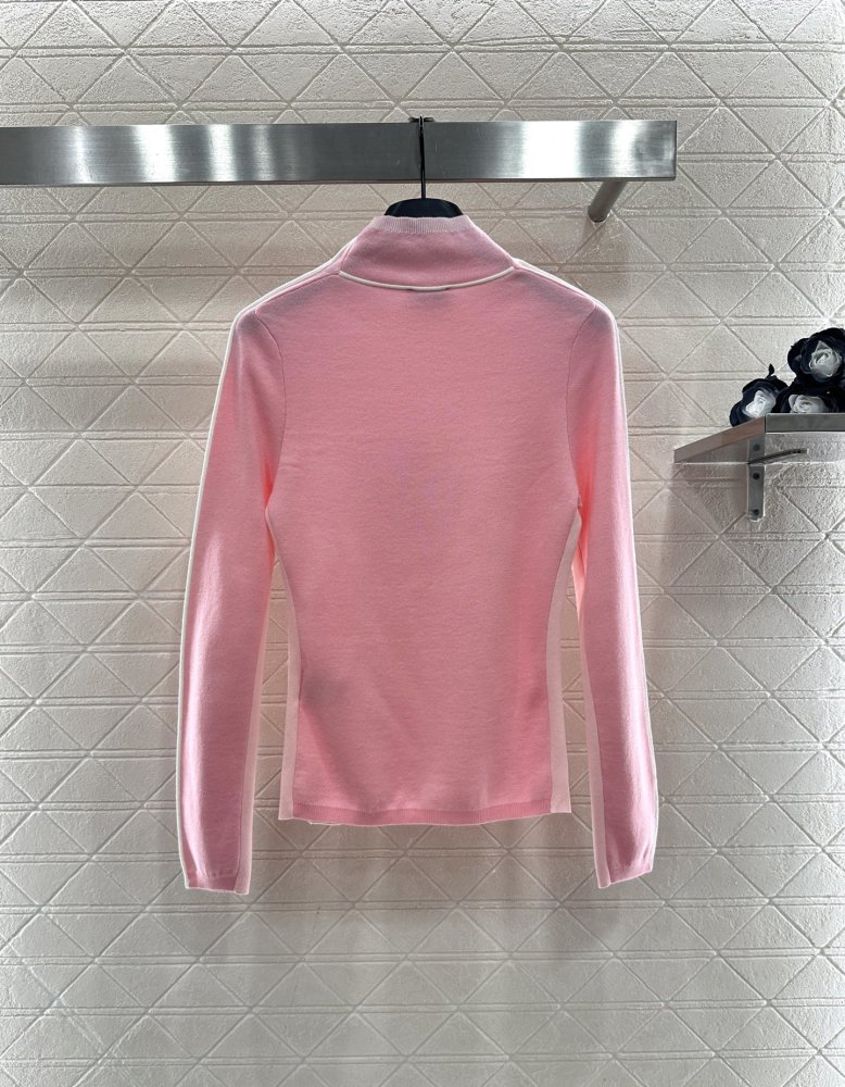 Knitted pullover from high collar фото 2