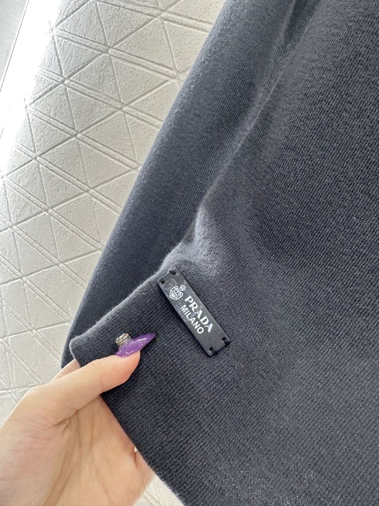 Вязаный свитер с высоким воротом фото 6