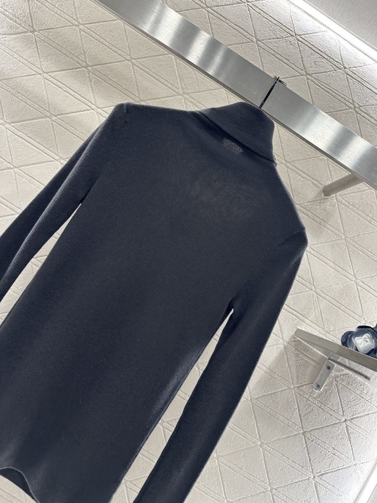 Вязаный свитер с высоким воротом фото 8