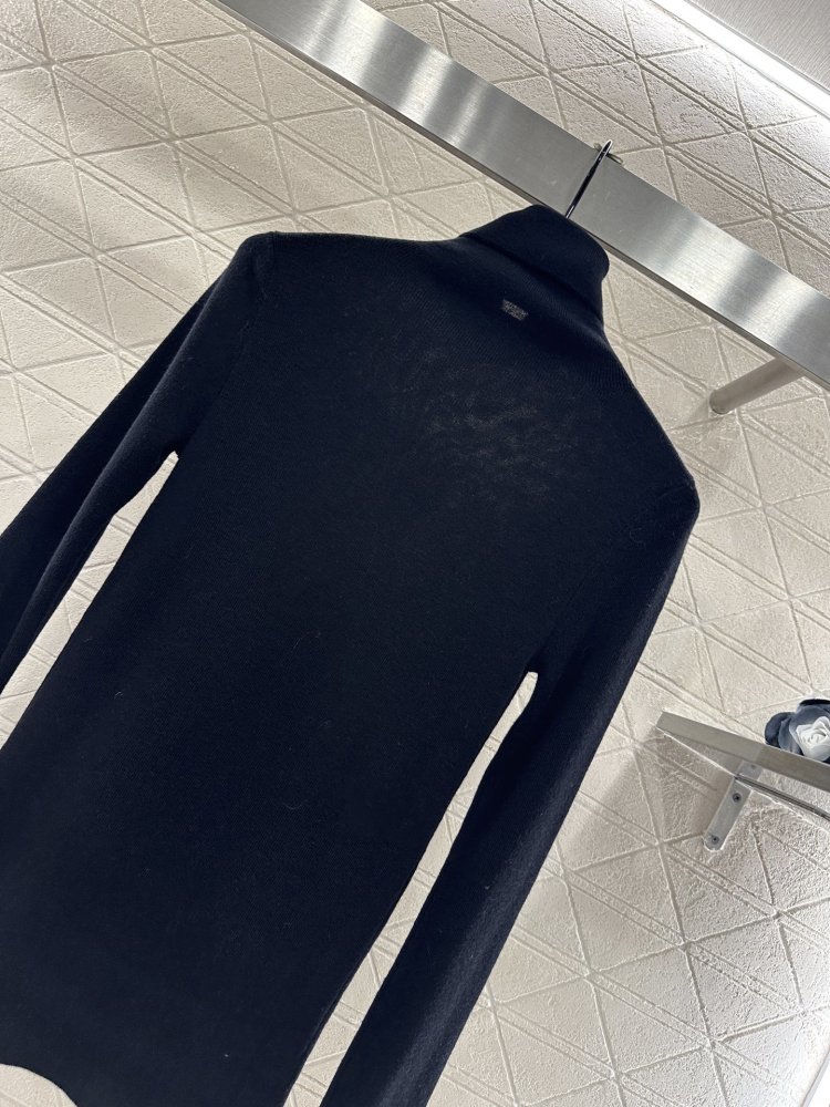 Вязаный свитер с высоким воротом фото 8