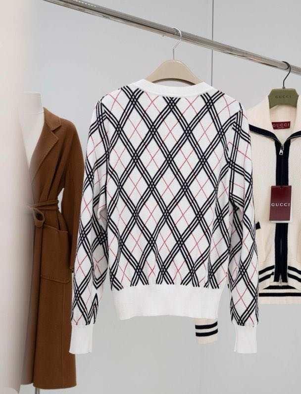 Knitted pullover at cell фото 3