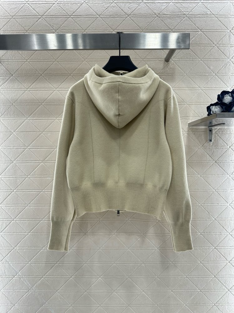 Вязаный свитер женский фото 2