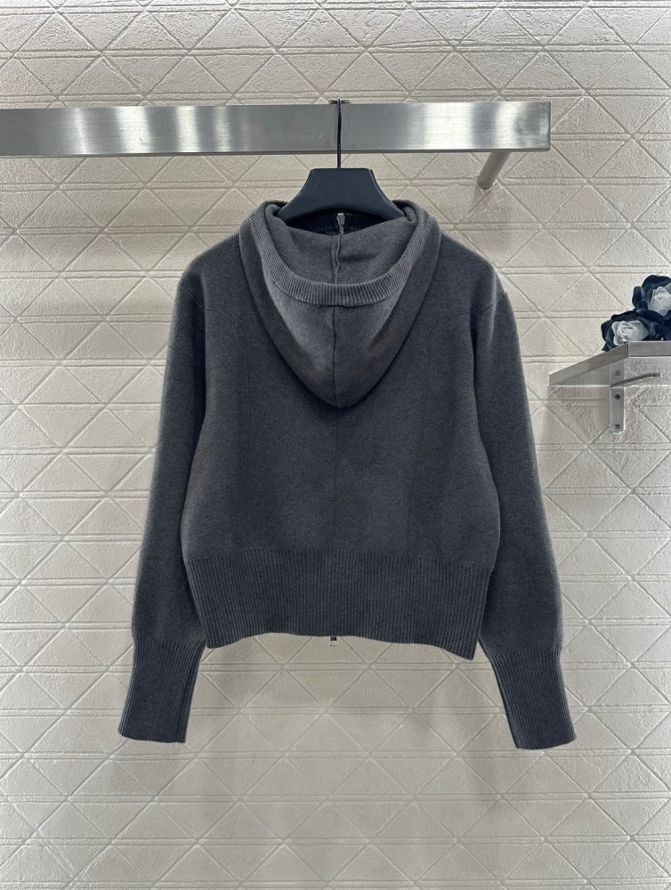 Вязаный свитер женский фото 2