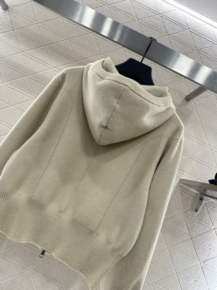 Вязаный свитер женский фото 4