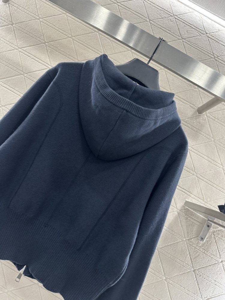 Вязаный свитер женский фото 4