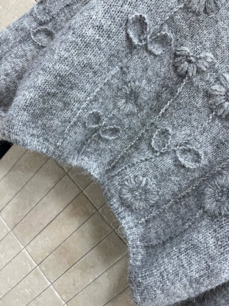 В'язаний светр жіночий фото 4