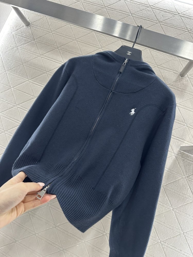 Вязаный свитер женский фото 6