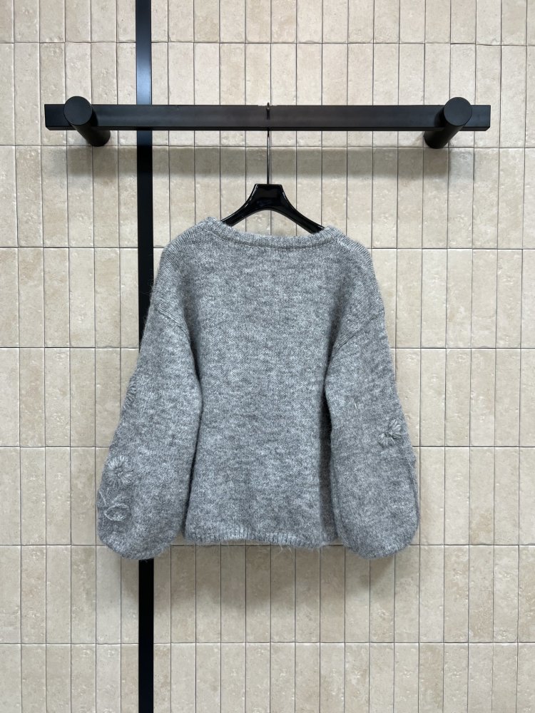 В'язаний светр жіночий фото 7