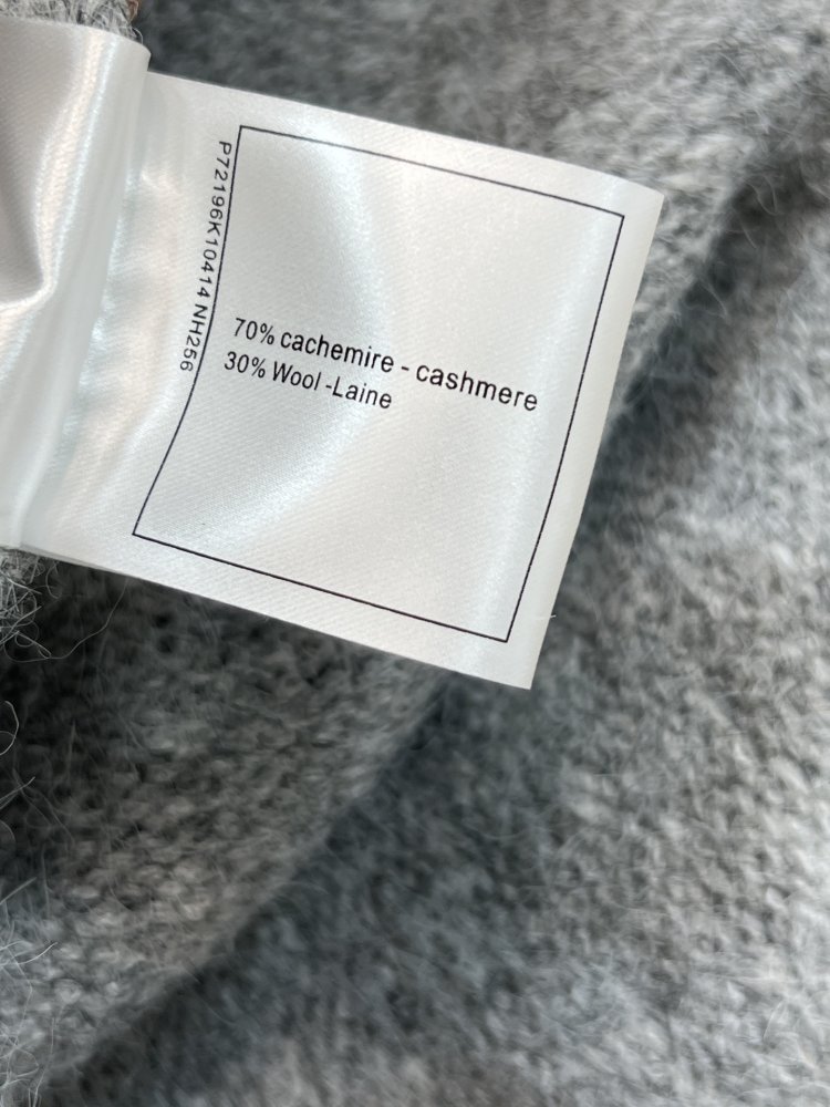 В'язаний светр жіночий фото 9