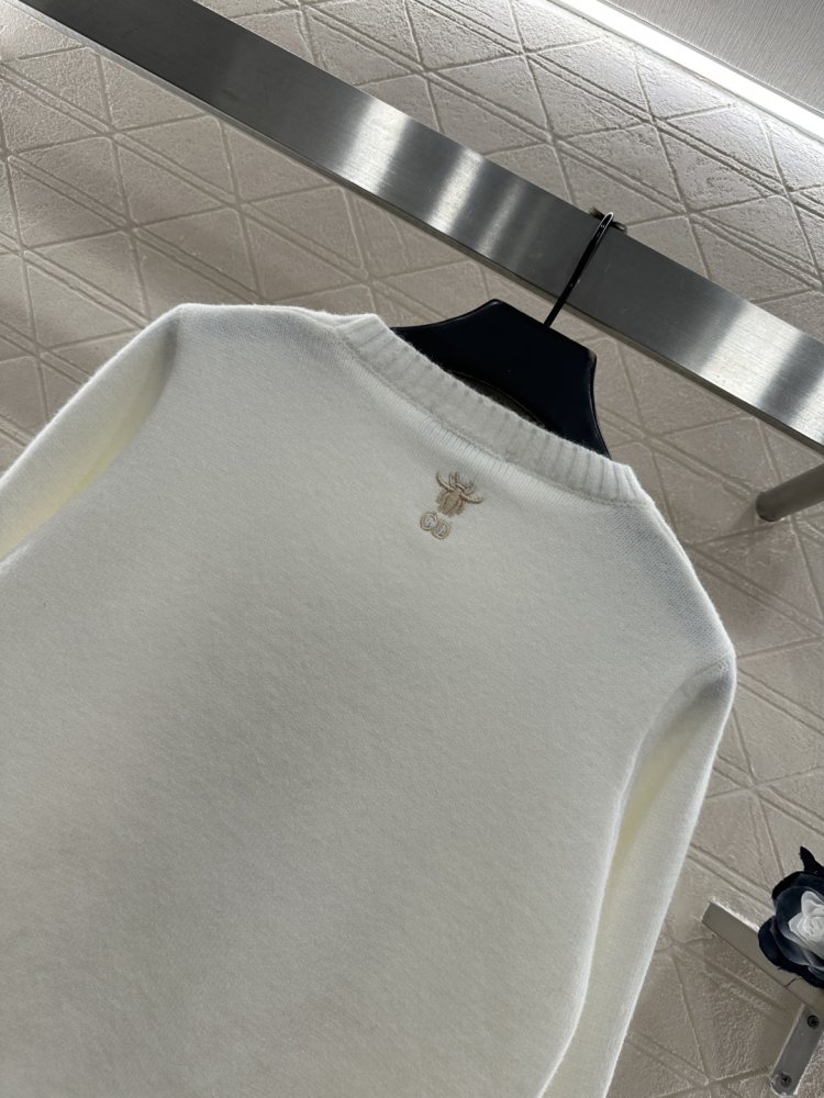 В'язаний светр фото 4